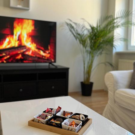 Charmante Zentral Gelegene Wohnung Wenen Buitenkant foto