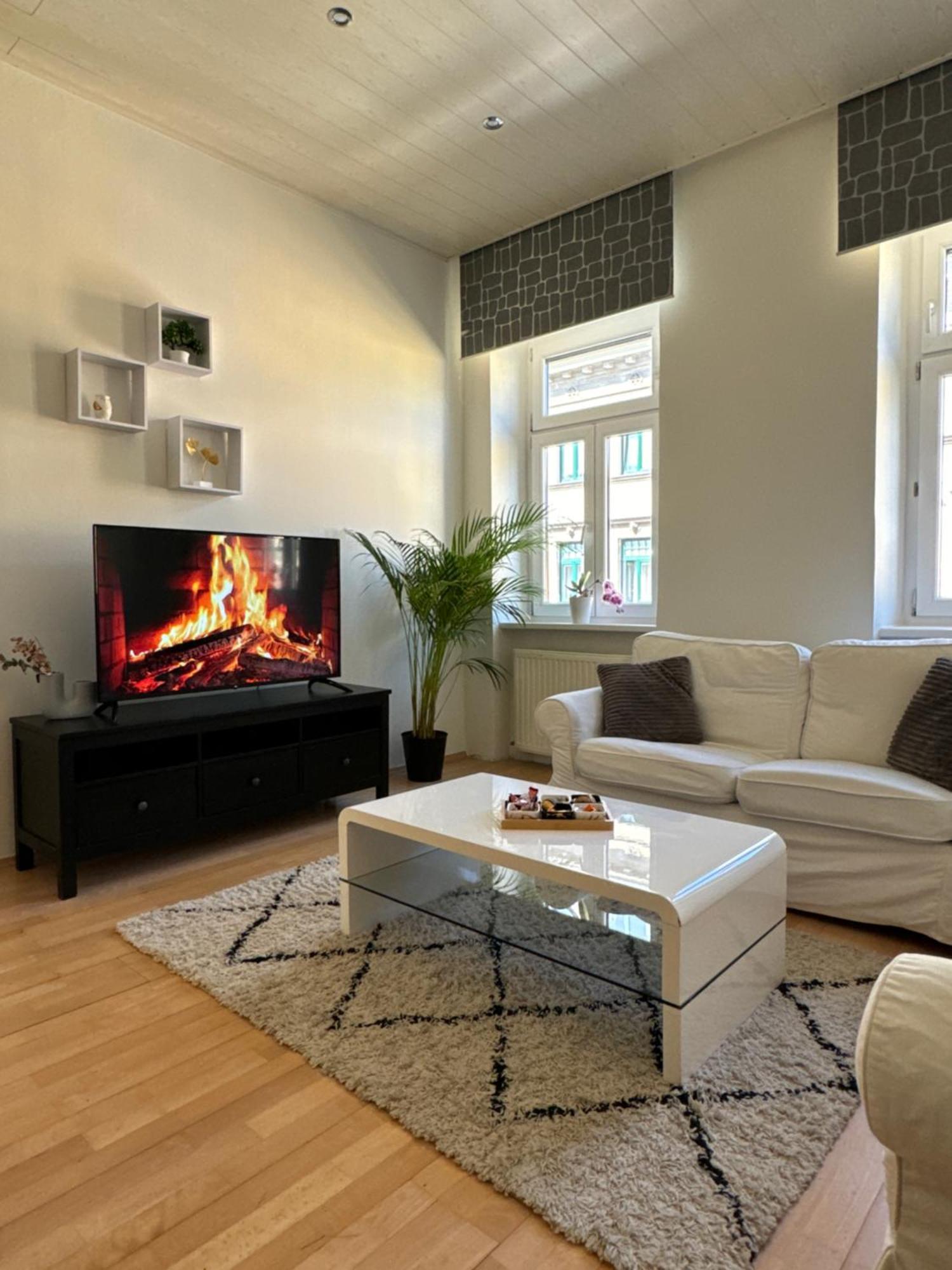 Charmante Zentral Gelegene Wohnung Wenen Buitenkant foto