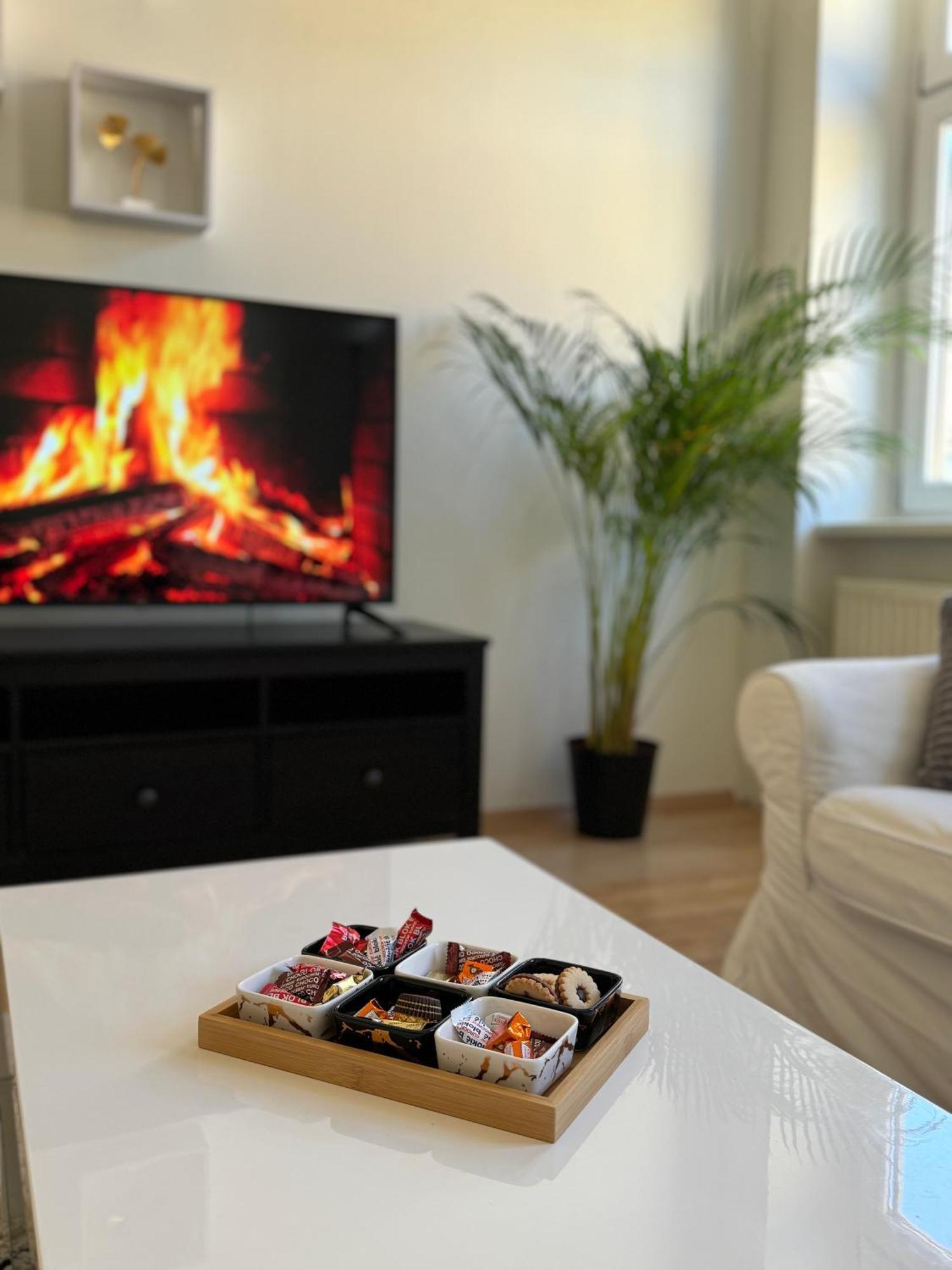 Charmante Zentral Gelegene Wohnung Wenen Buitenkant foto